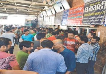 दसैँ मनाउन गाउँ फर्किनेको लर्को, २४ घण्टामा उपत्यकाबाट ५६ हजारभन्दा बढी बाहिरिए