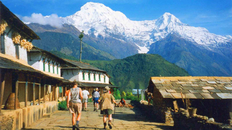 चर्चित पर्यटकीय गन्तव्य ‘अष्ट्रेलियन क्याम्प’ अझै सुनसान