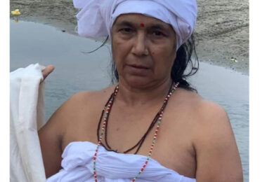 पतिको निधनपछि सिन्दूर पोते फाल्नुपर्ने प्रचलन तोडियो
