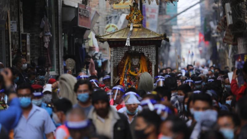 सेतो मच्छेन्द्रनाथको रथयात्रा शुरु